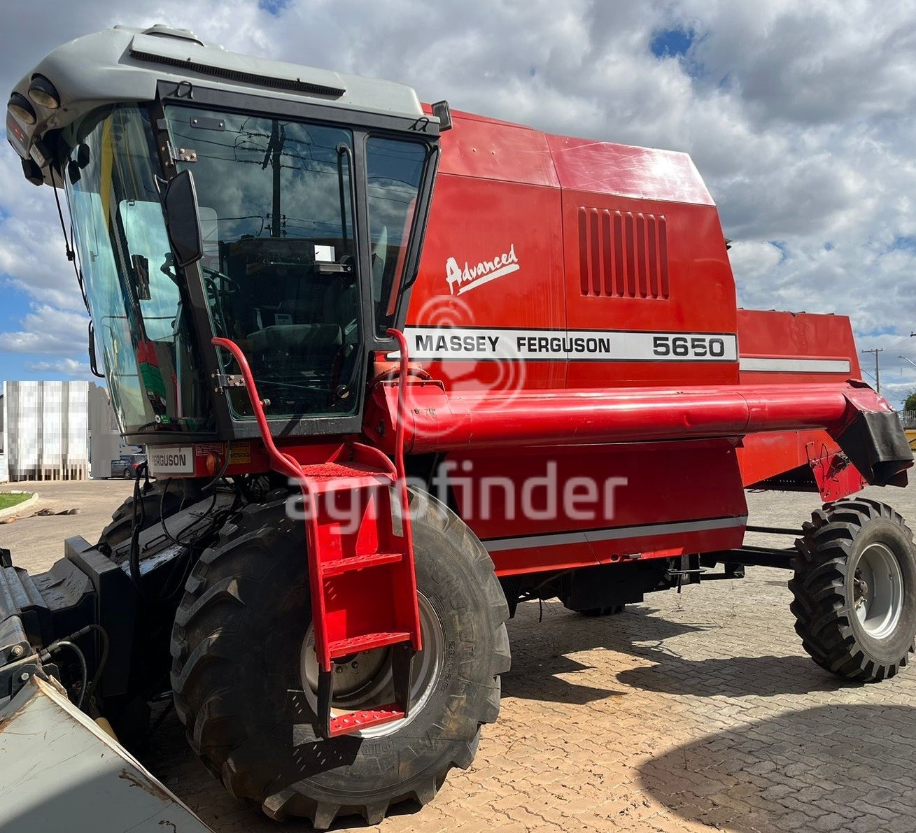 Colheitadeira Massey Ferguson MF 5650 ano 2006