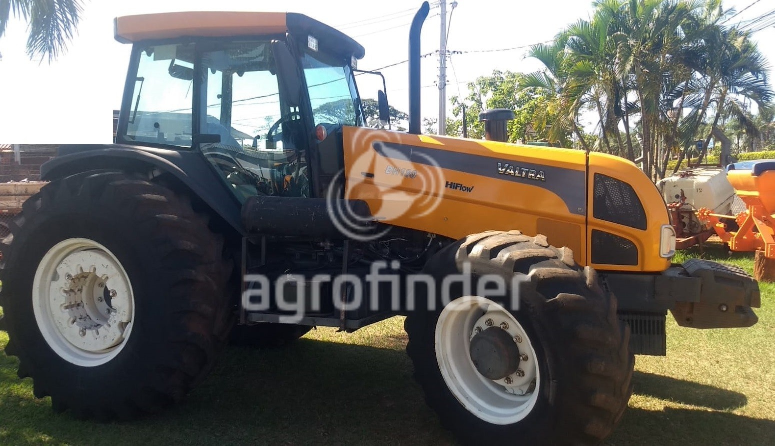 Trator Valtra BH 180 ano 2012
