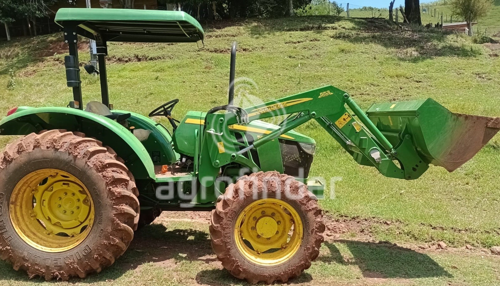 Trator John Deere 5070E ano 2021