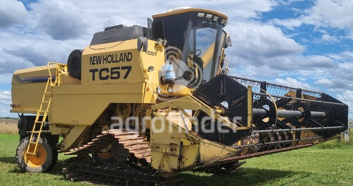 Colheitadeira New Holland TC 57 ano 1999 - TC 57 - Máquinas Agrícolas