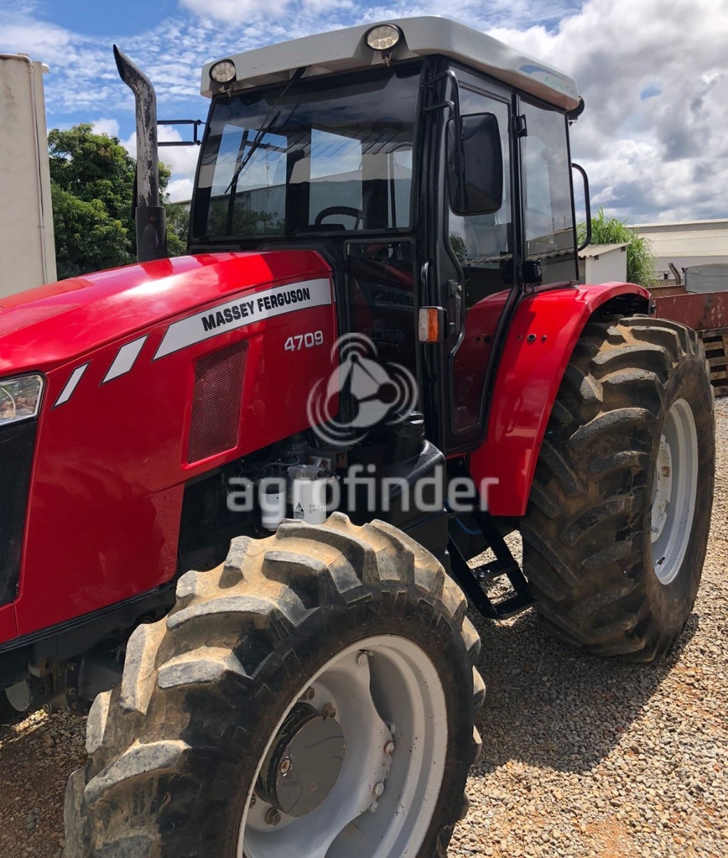 Trator Massey Ferguson MF 4709 ano 2019