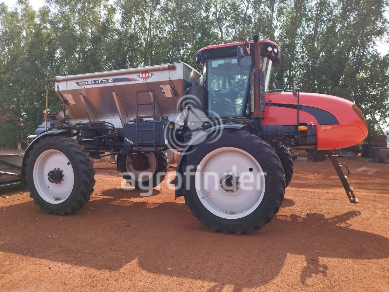 Distribuidor Autopropelido Kuhn Accura ST 7000 ano 2022