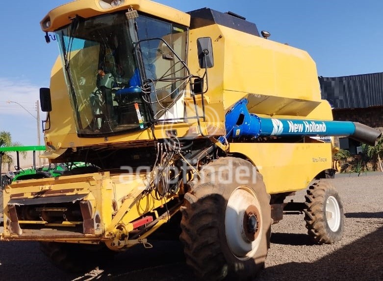 Colheitadeira New Holland TC 5090   ano 2011