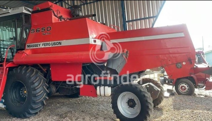 Colheitadeira Massey Ferguson MF 5650 ano 2001