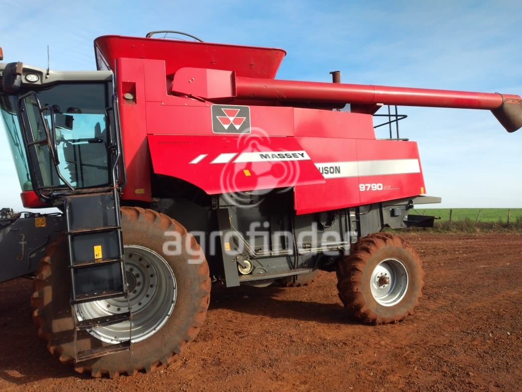 Colheitadeira Massey Ferguson MF9790 ano 2012