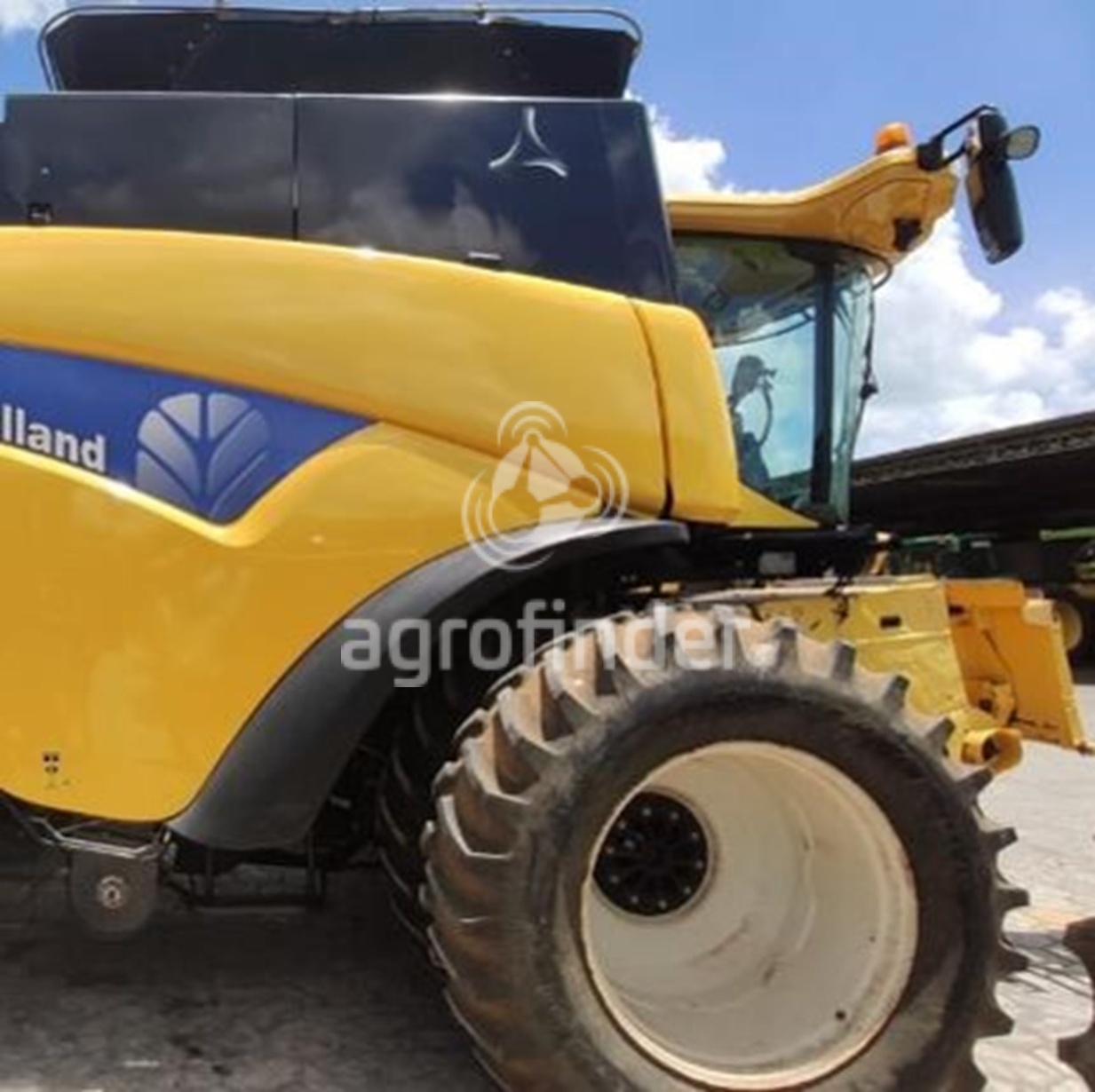 Colheitadeira New Holland CR 9060 ano 2009