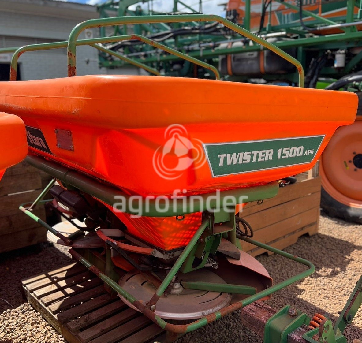 Distribuidor Stara Twister 1500 ano 2015 - Twister 1500 - Implementos para Manutenção