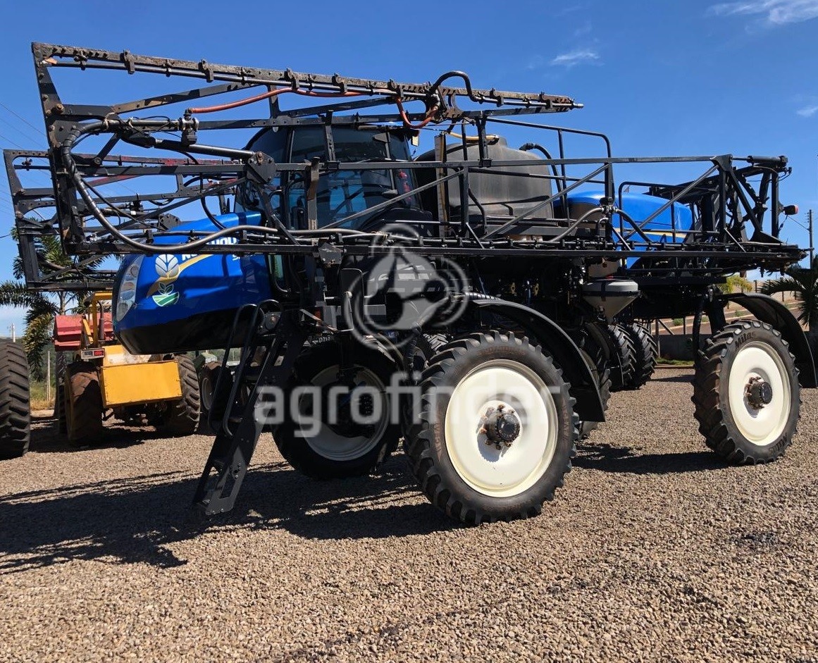 Pulverizador Autopropelido New Holland SP2500 ano 2015 - SP2500 - Máquinas Agrícolas