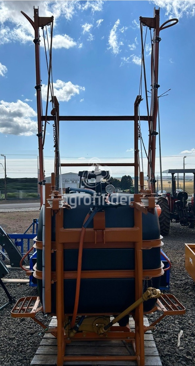 Pulverizador Jacto Condor 600 ano 2001