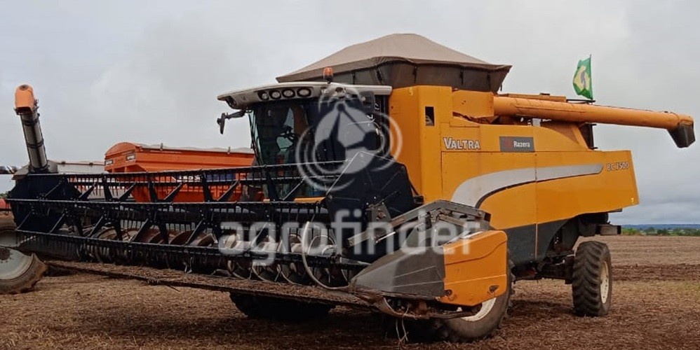 Colheitadeira Valtra BC 7500 ano 2010