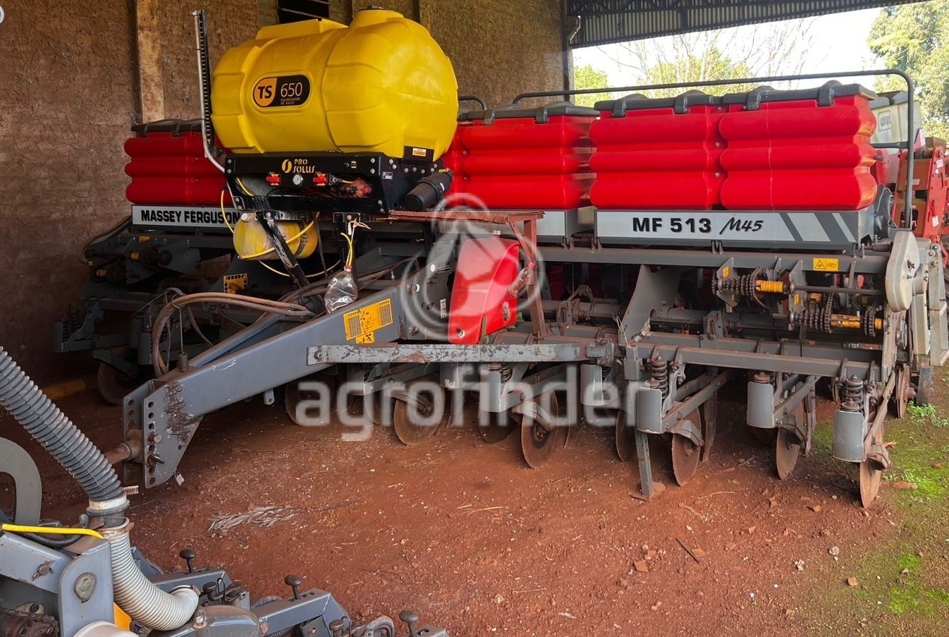 Plantadeira Massey Ferguson MF 513 ano 2014