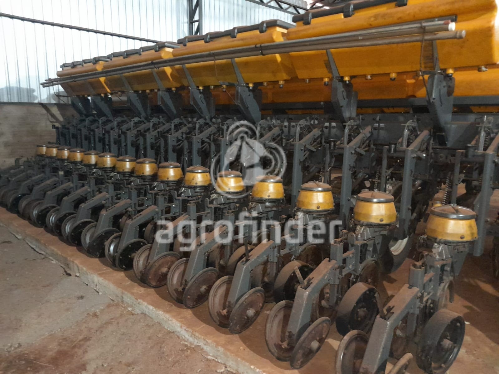 Plantadeira Valtra BP 1508 ano 2013