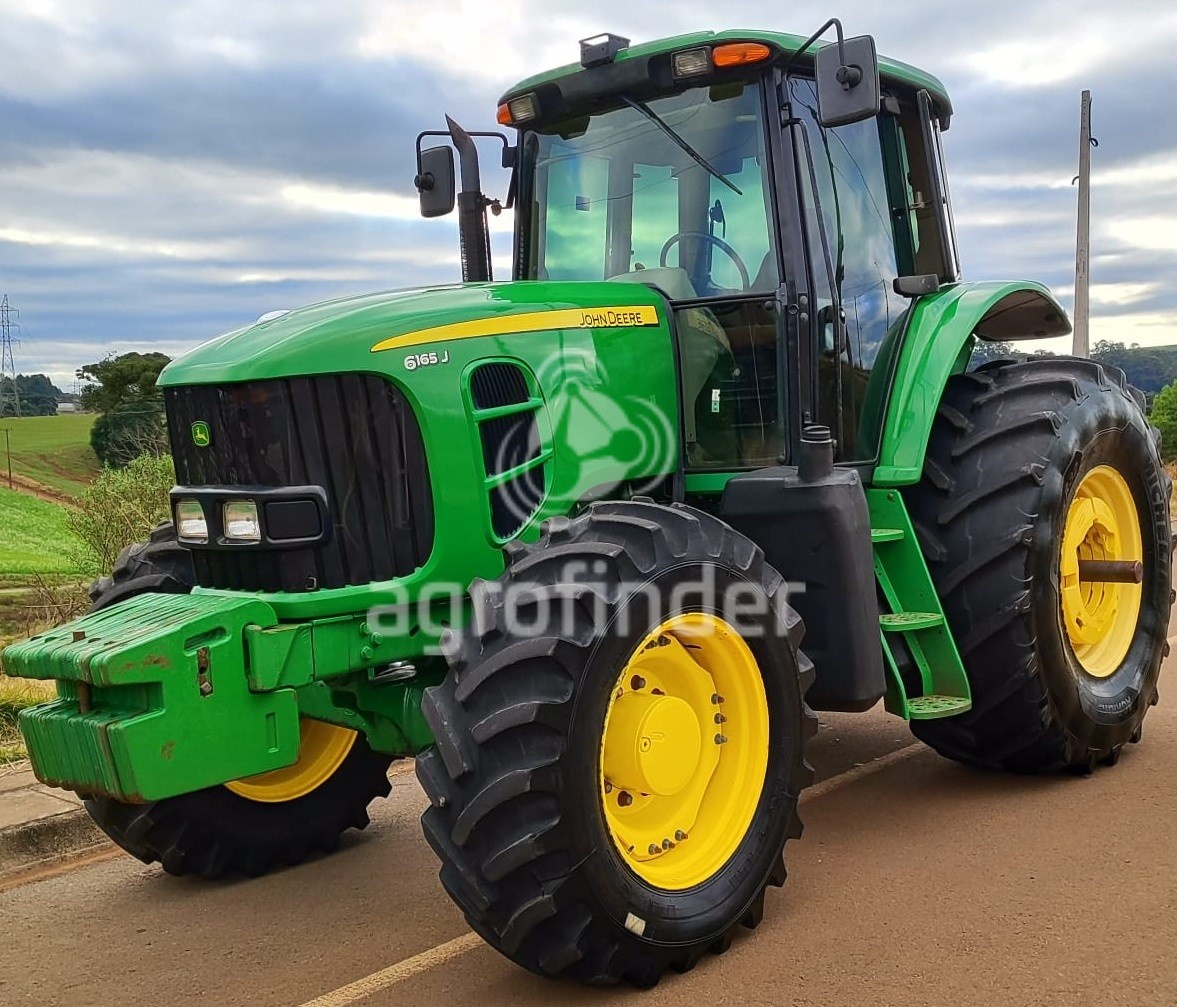Trator John Deere 6165J ano 2014