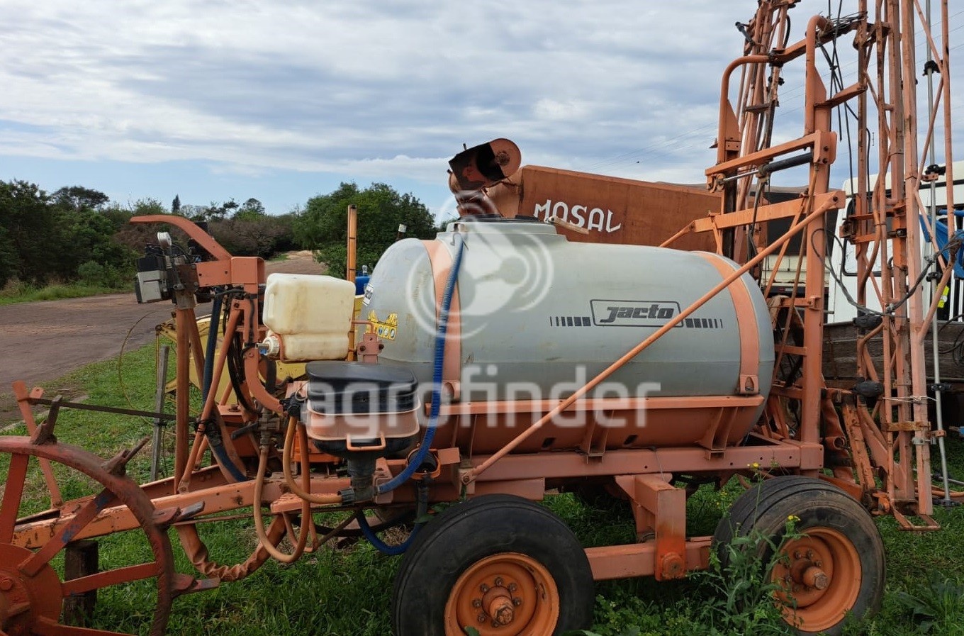 Pulverizador Jacto Coral AM14 ano 2004