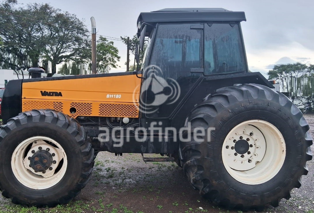Trator Valtra BH 180 ano 2009