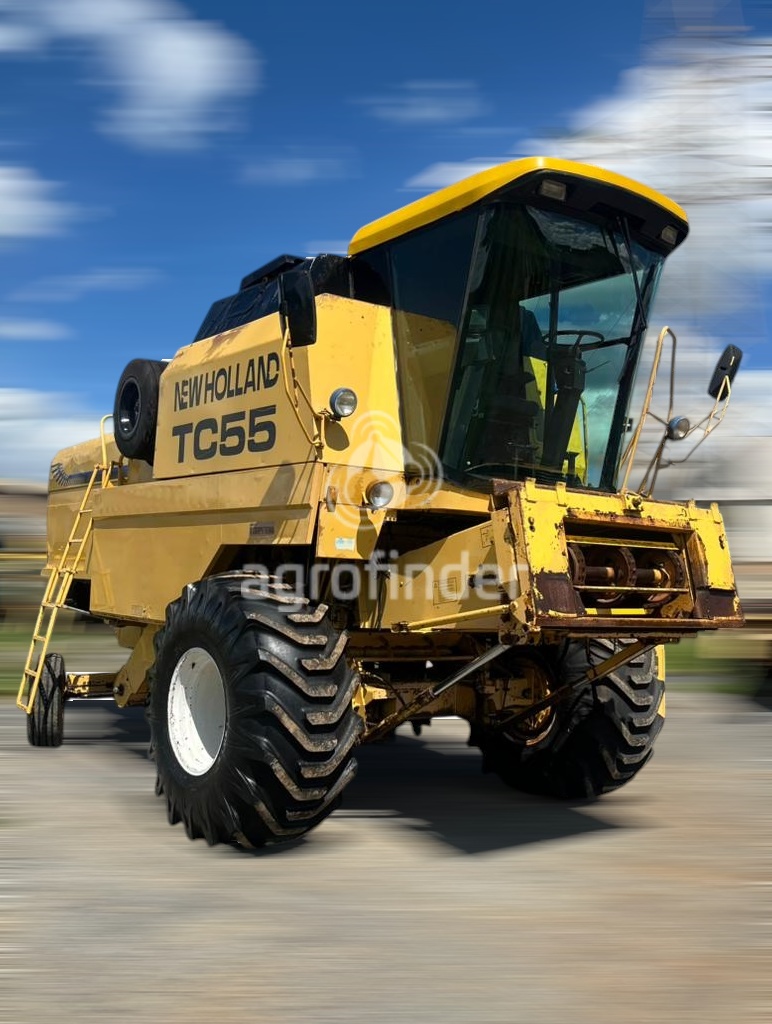 Colheitadeira New Holland TC 55 ano 2004