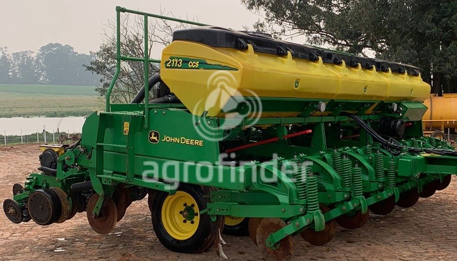 Plantadeira John Deere 2113 ano 2022 - 2113 - Implementos para Plantio