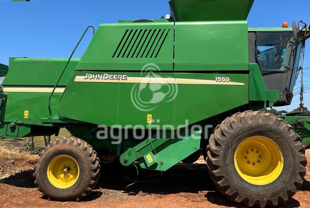 Colheitadeira John Deere 1550 ano 2002 - 1550 - Máquinas Agrícolas
