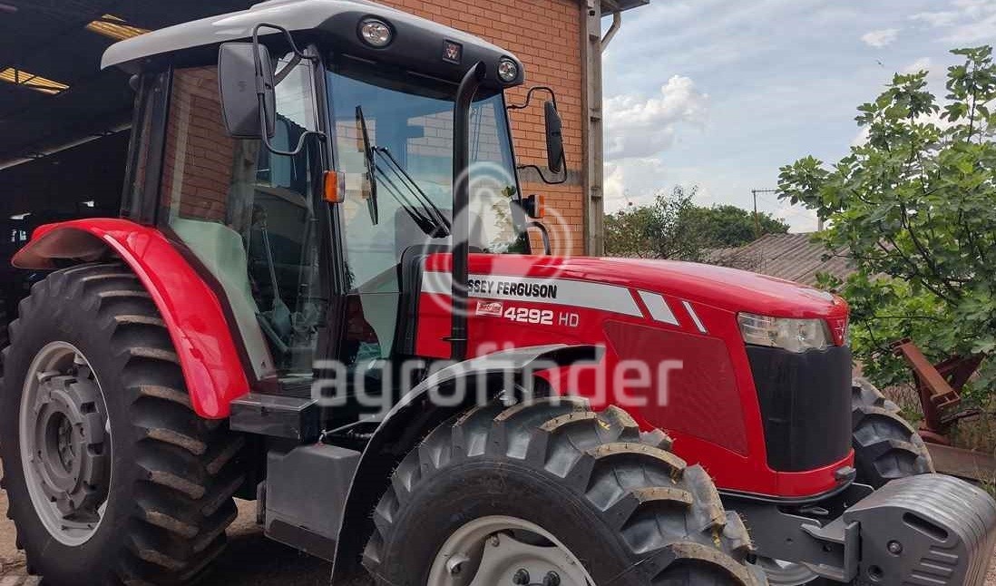 Trator Massey Ferguson MF 4292 ano 2015 - MF 4292 - Máquinas Agrícolas
