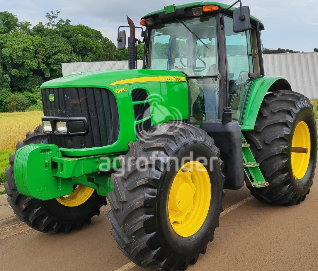 Trator John Deere 6145J ano 2016
