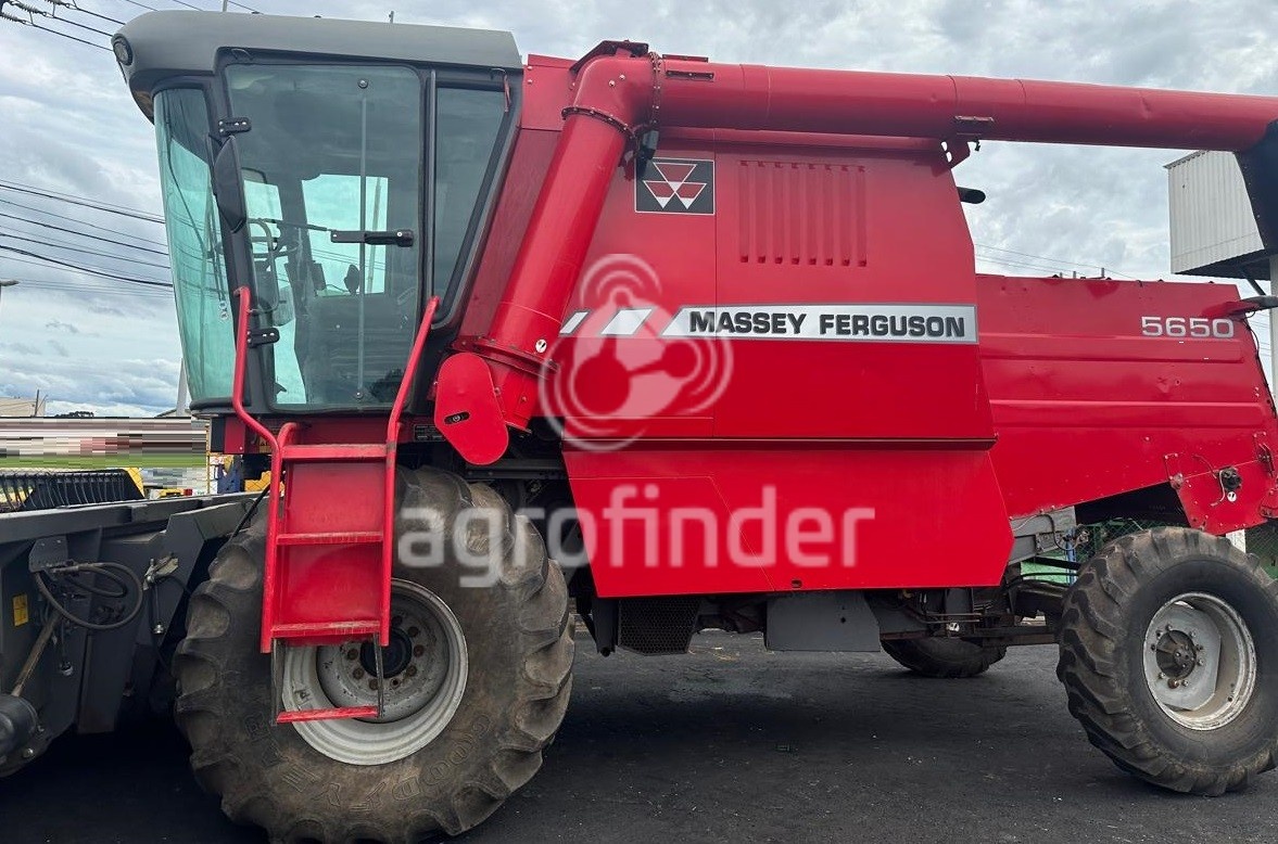 Colheitadeira Massey Ferguson MF 5650 ano 2012 - MF 5650 - Máquinas Agrícolas