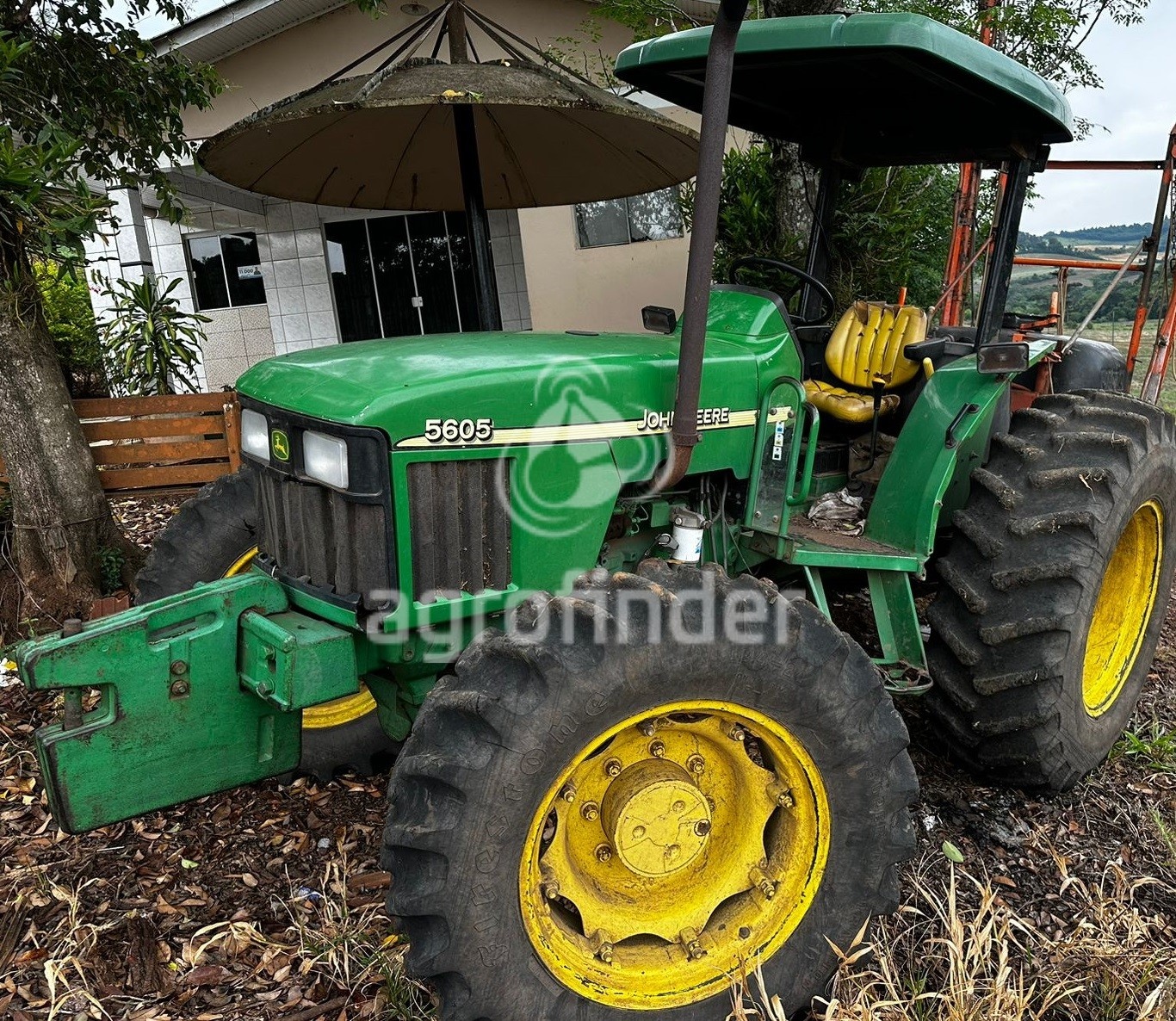 Trator John Deere 5605 ano 2004