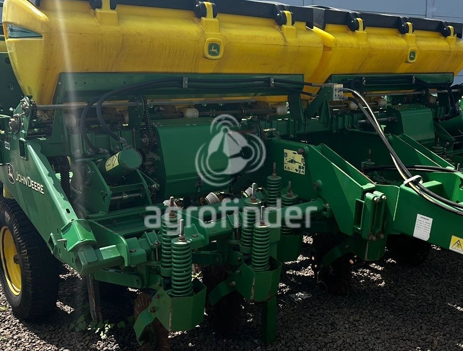 Plantadeira John Deere 1109 ano 2010
