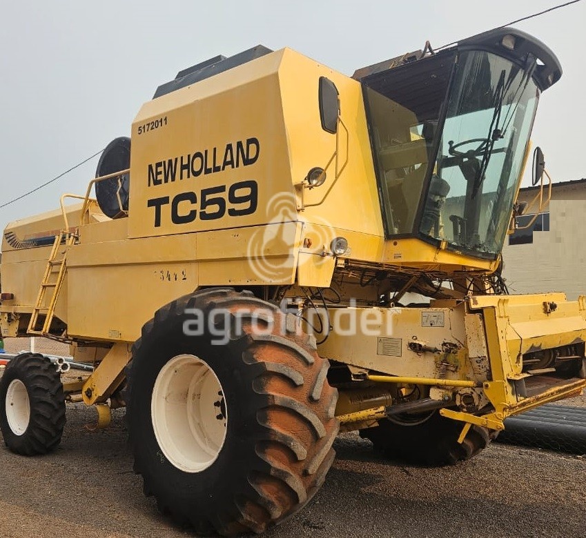 Colheitadeira New Holland TC 59 ano 2002 - TC 59 - Máquinas Agrícolas
