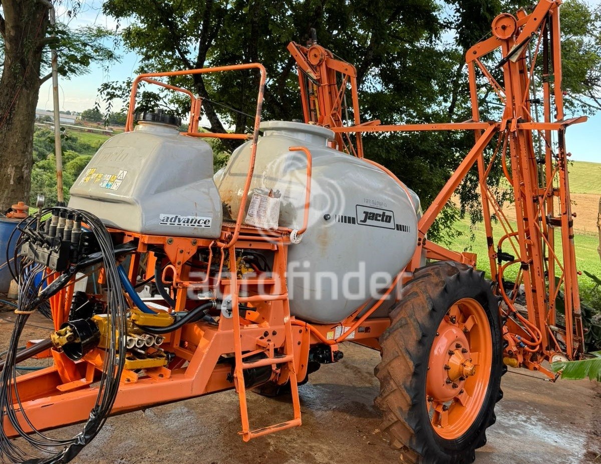 Pulverizador Jacto Advance 2000 ano 2008