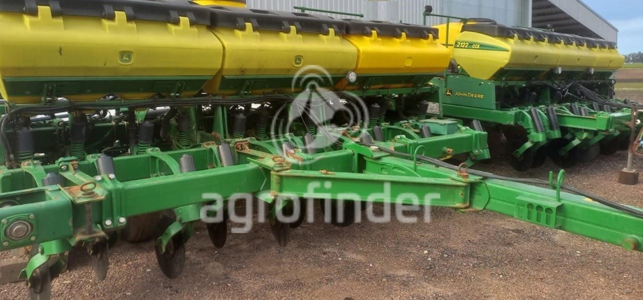 Plantadeira John Deere 2122 ano 2017 - 2122 - Implementos para Plantio