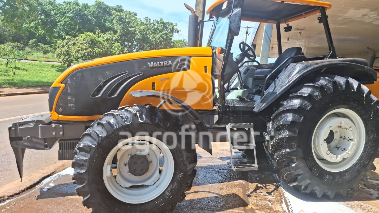 Trator Valtra BM 115 ano 2023