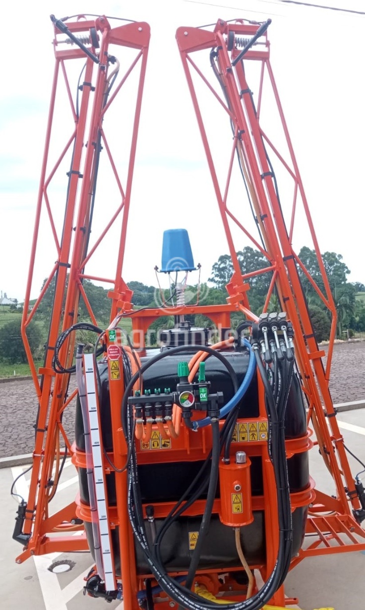 Pulverizador Jacto Condor 600 ano 2008 - Condor 600 - Implementos para Manutenção