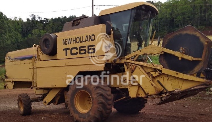 Colheitadeira New Holland TC 55 ano 2000