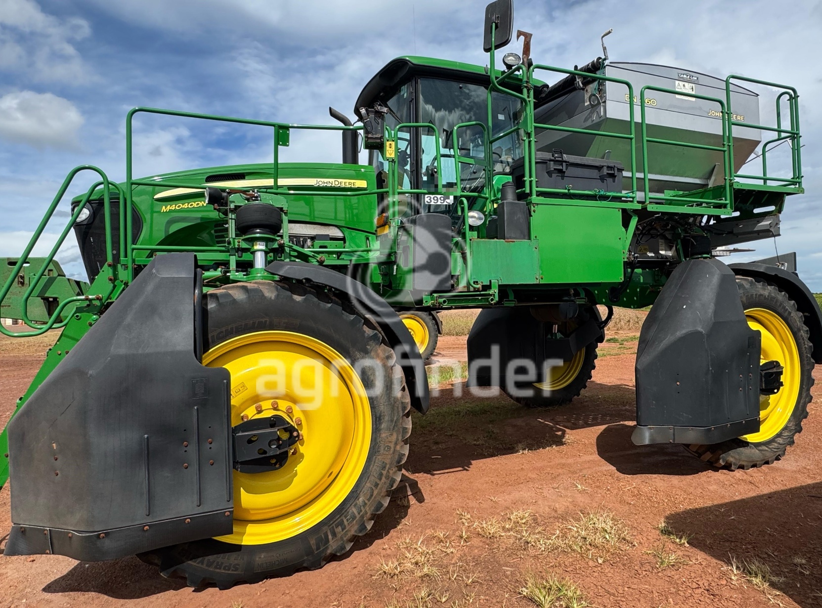 Distribuidor Autopropelido John Deere M4040DN ano 2022 - M4040DN - Máquinas Agrícolas
