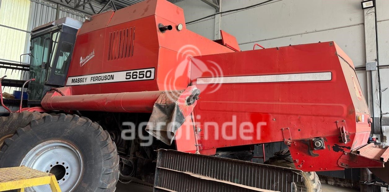 Colheitadeira Massey Ferguson MF 5650 ano 2002 - MF 5650 - Máquinas Agrícolas