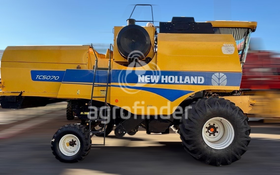 Colheitadeira New Holland TC 5070 ano 2015