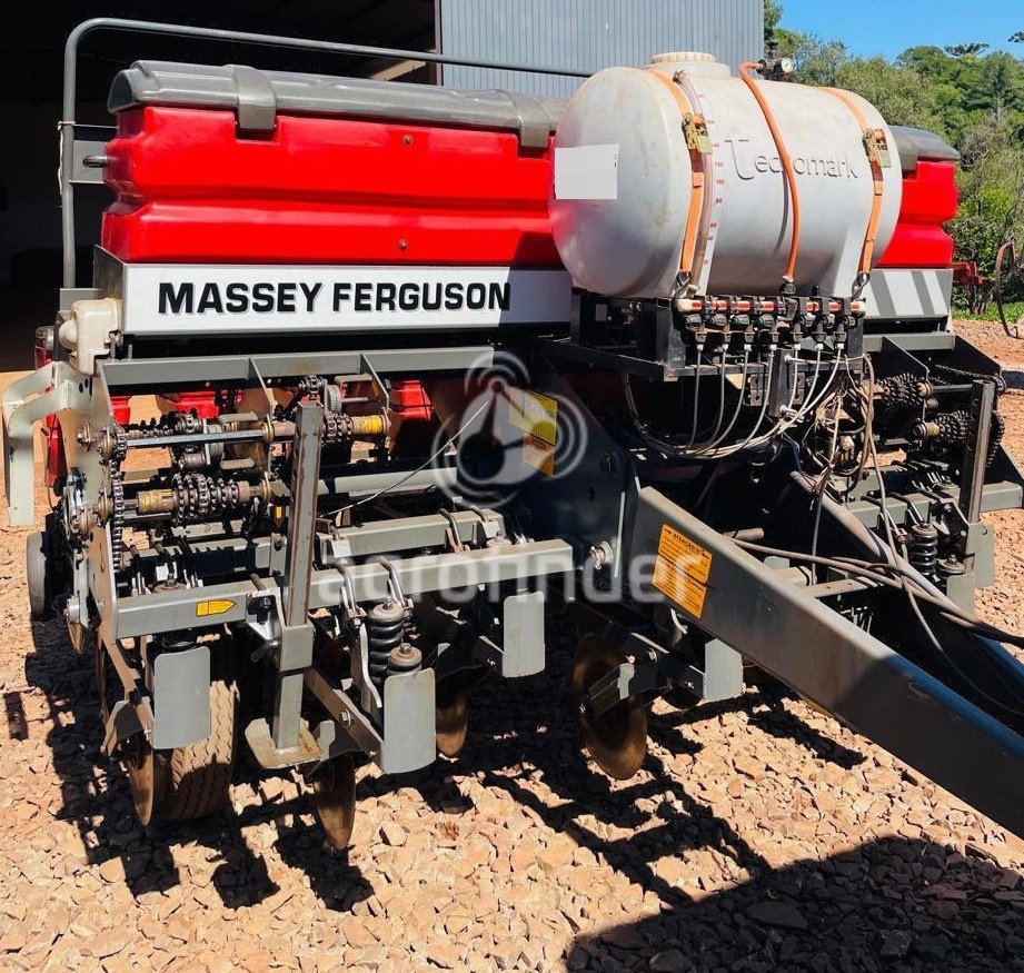 Plantadeira Massey Ferguson MF 407 ano 2011