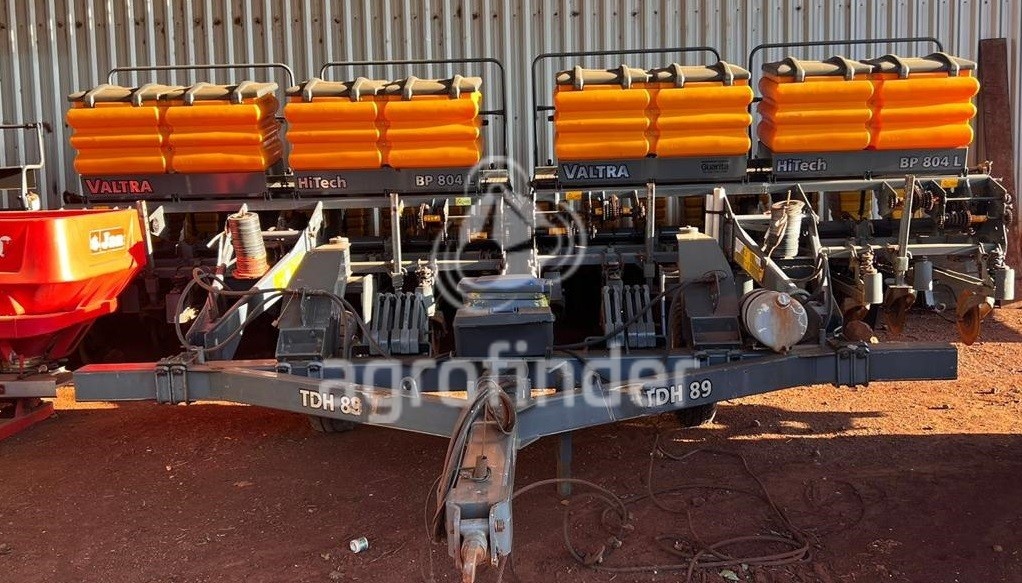 Plantadeira Valtra BP 804L ano 2008 - BP 804L - Implementos para Plantio