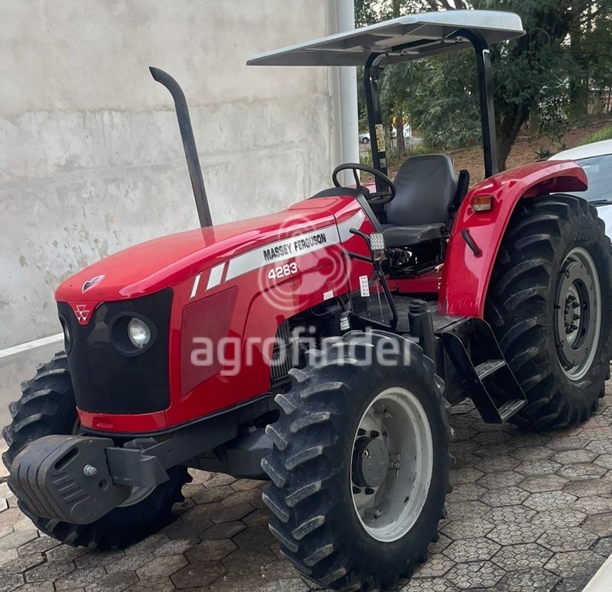 Trator Massey Ferguson MF 4283 ano 2014