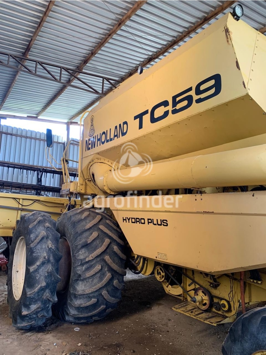 Colheitadeira New Holland TC 59 ano 2001 - TC 59 - Máquinas Agrícolas