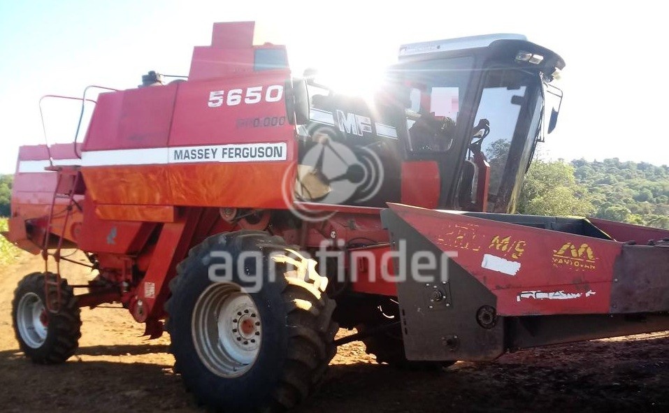 Colheitadeira Massey Ferguson MF 5650 ano 1990 - MF 5650 - Máquinas Agrícolas