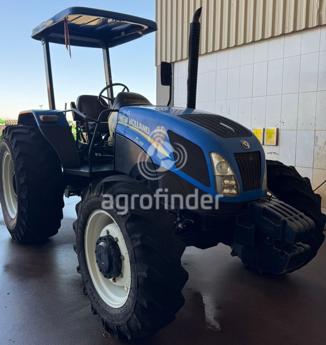 Trator New Holland TL 75E ano 2017