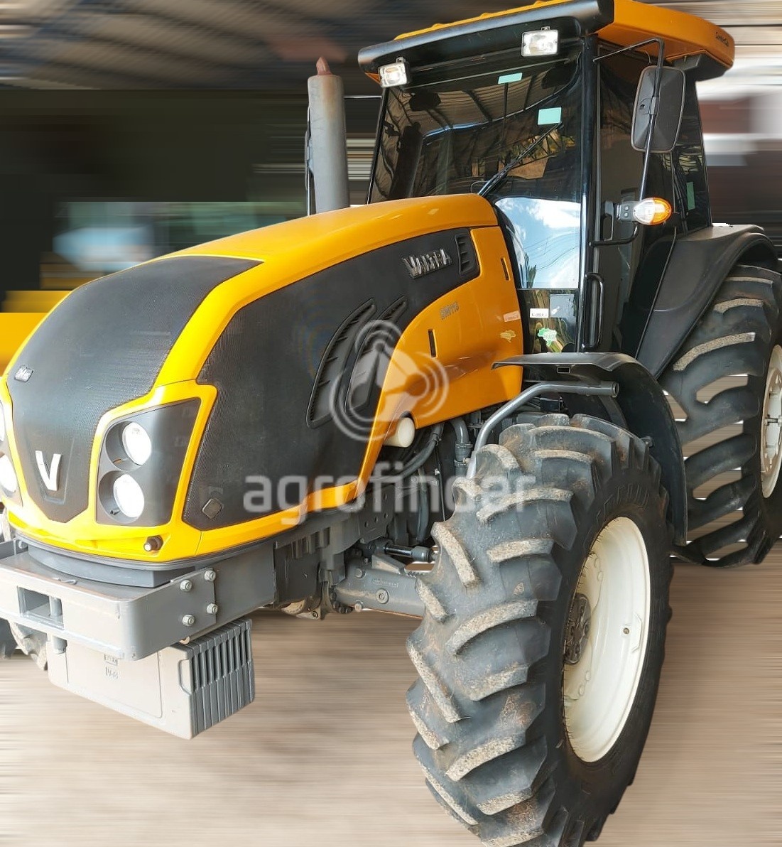 Trator Valtra BM 115 ano 2023 - BM 115 - Máquinas Agrícolas