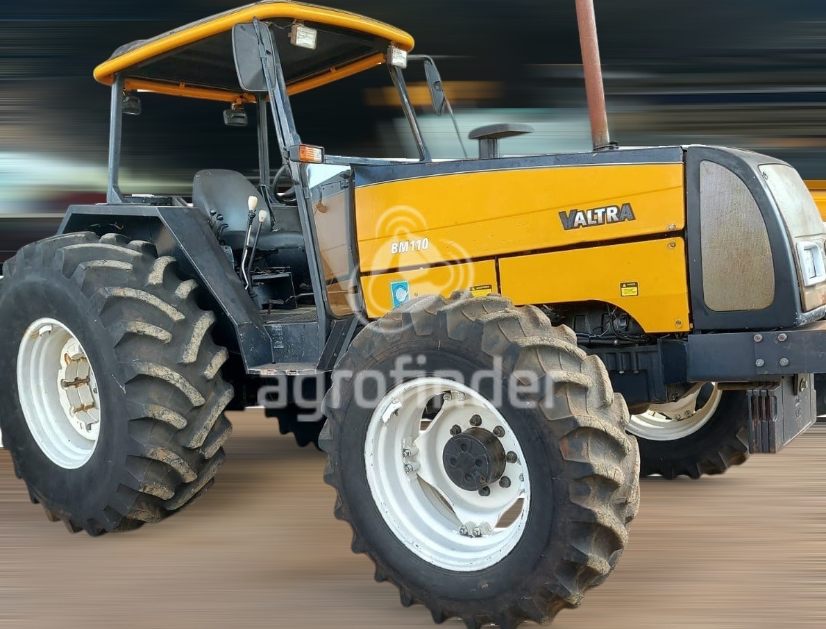 Trator Valtra BM 110 ano 2004