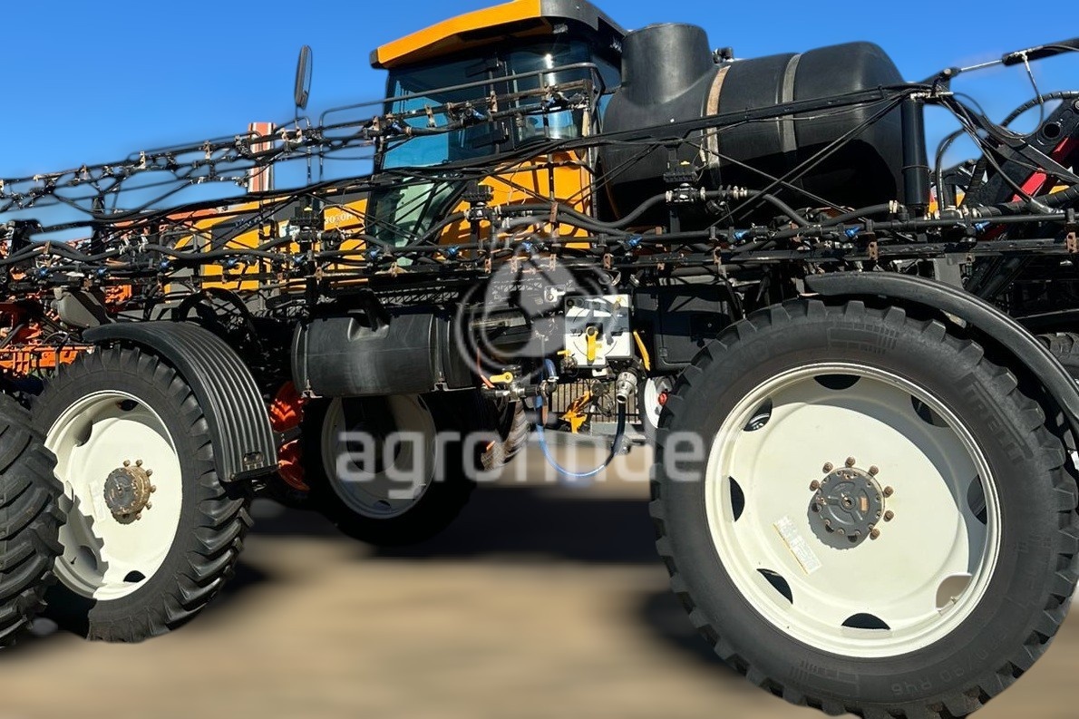Pulverizador Autopropelido Valtra BS3020H ano 2013