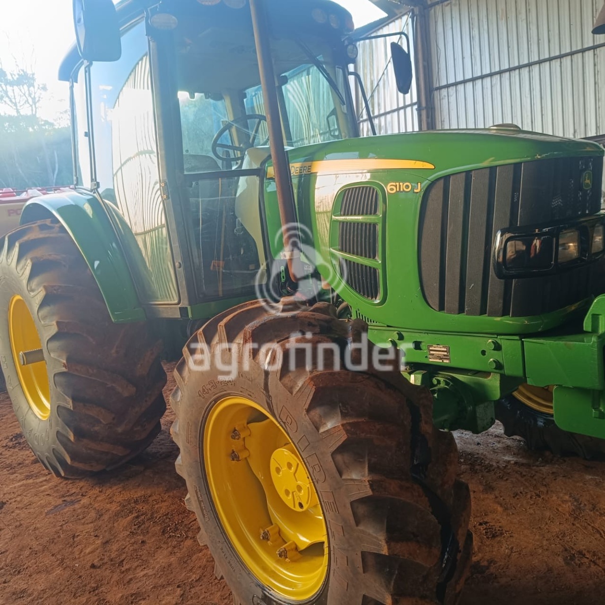 Trator John Deere 6110J ano 2016 - 6110J - Máquinas Agrícolas