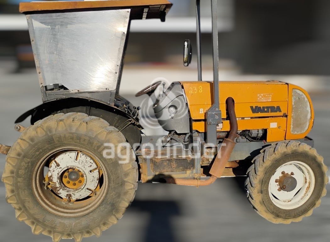 Trator Valtra BF75 ano 2012 - BF75 - Máquinas Agrícolas
