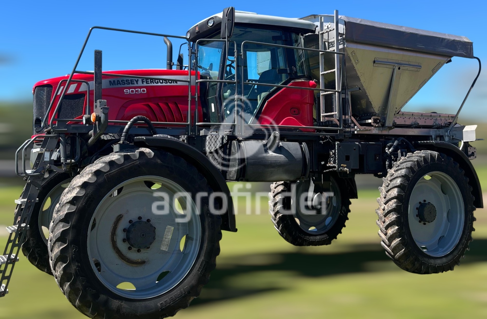 Pulverizador Autopropelido Massey Ferguson MF 9030 ano 2014