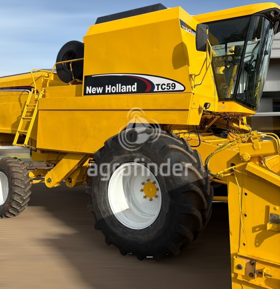 Colheitadeira New Holland TC 59 ano 2004 - TC 59 - Máquinas Agrícolas