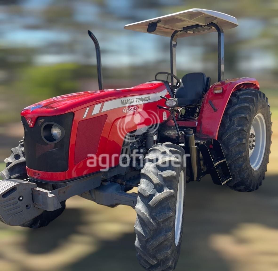 Trator Massey Ferguson MF 4283 ano 2014